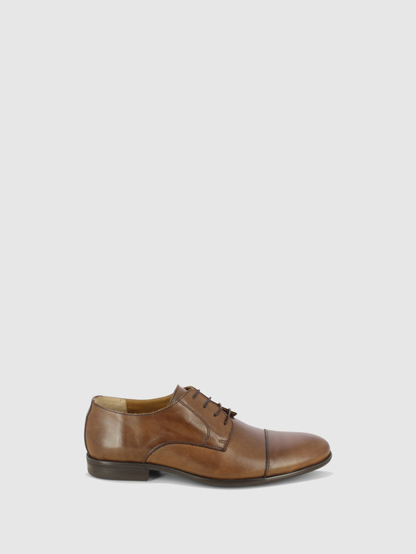 Sapatos com Atacadores em Castanho